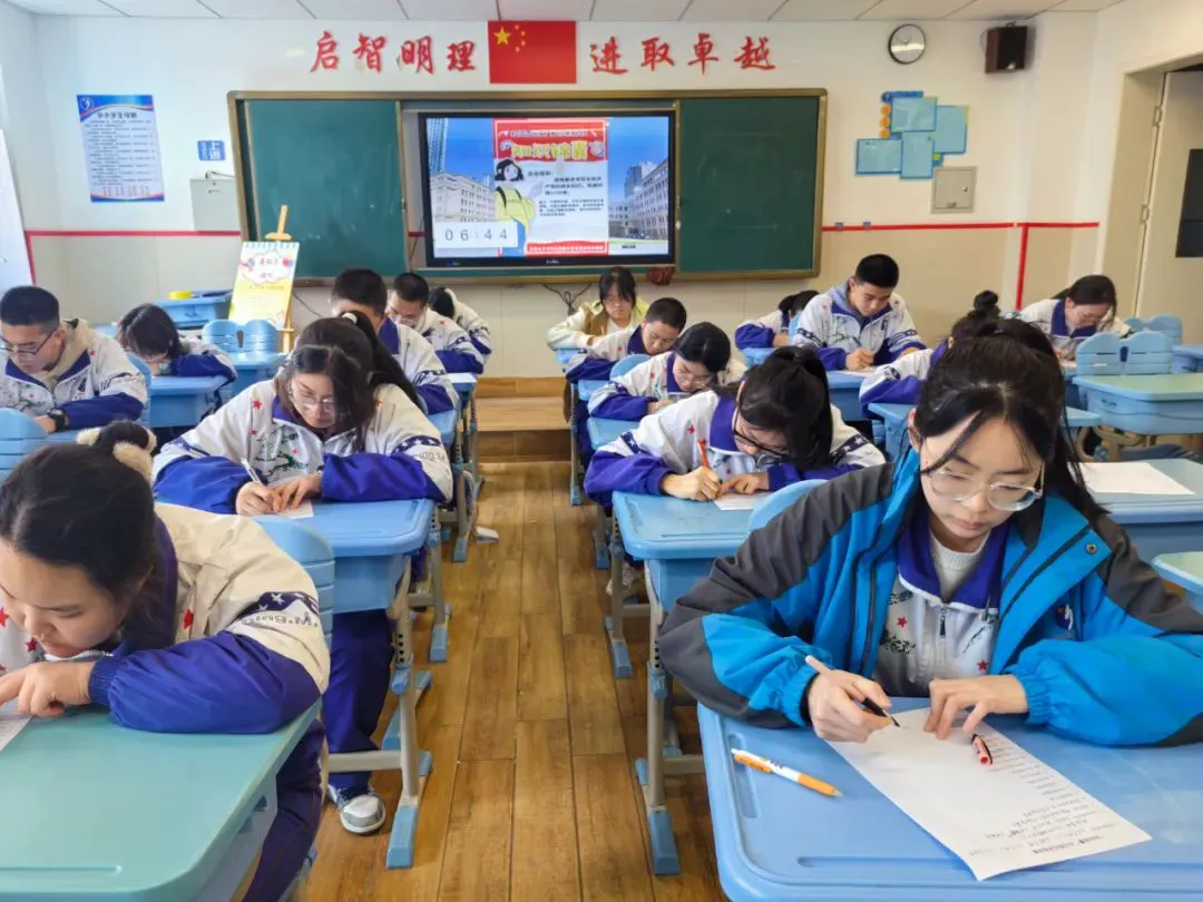 篮球青训营中的体能训练方案有哪些?_1